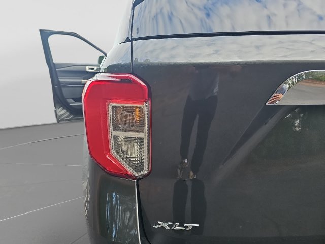 Used 2020 Ford Explorer XLT w/ Equipment Group 202A RWD image 40