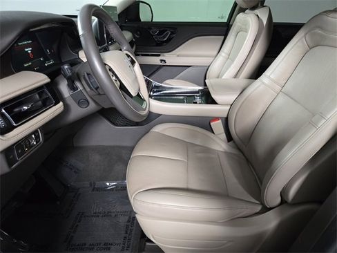 Certified 2023 Lincoln Aviator Reserve w/ Equipment Group 201A image 11