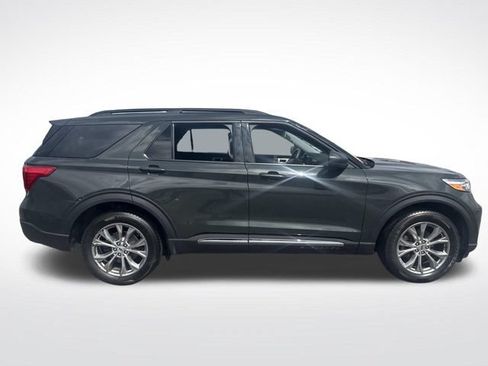Certified 2023 Ford Explorer XLT w/ Equipment Group 202A AWD/4WD image 10