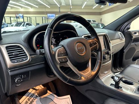 Used 2015 Jeep Grand Cherokee Overland image 20