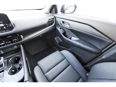 Used 2021 Nissan Rogue SL w/ Premium Package FWD image 11