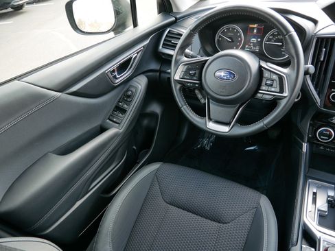 Used 2024 Subaru Forester Premium image 9