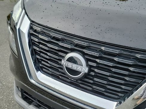 Used 2023 Nissan Rogue SV image 24