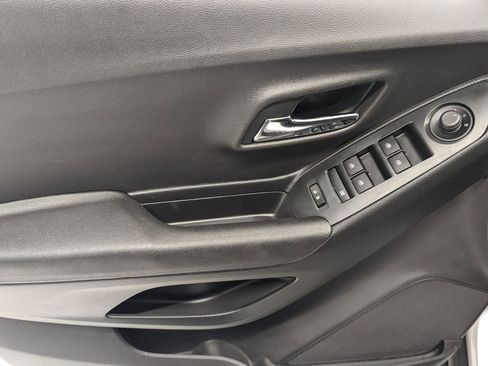 Used 2017 Chevrolet Trax LS w/ LPO, Protection Package image 10