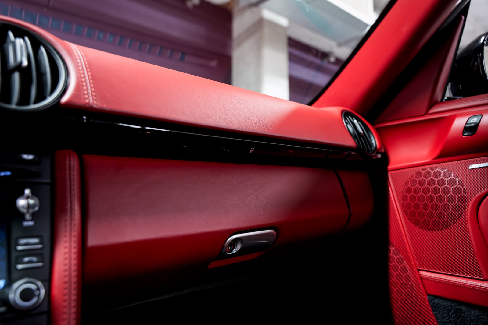 Used 2011 Porsche Cayman S RWD image 15