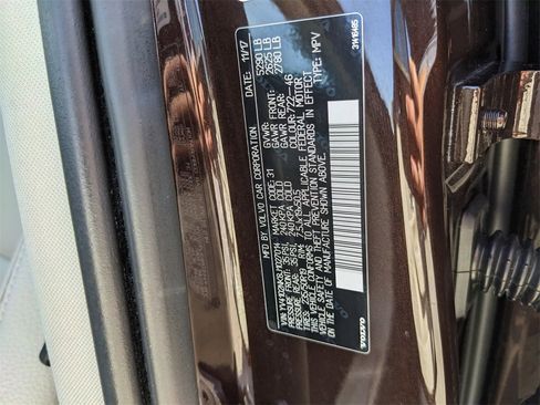 Used 2018 Volvo V90 T5 Cross Country w/ Convenience Package image 36