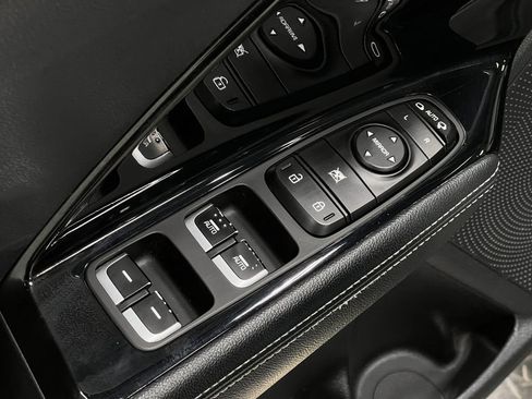 Used 2019 Kia Niro S Touring image 15