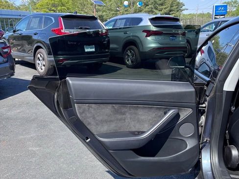 Used 2022 Tesla Model 3 Long Range AWD/4WD image 47
