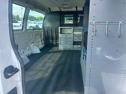Used 2012 Ford E-350 and Econoline 350 Super Duty w/ Insulation Pkg RWD image 9