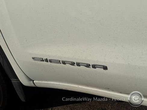 Used 2025 GMC Sierra 1500 SLE image 10