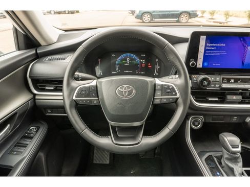 Used 2025 Toyota Grand Highlander FWD image 20