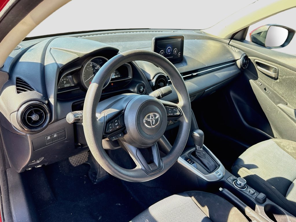 Used 2019 Toyota Yaris L FWD image 15