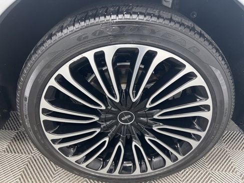 Certified 2023 Lincoln Aviator Black Label w/ Class IV Trailer Tow Package image 11