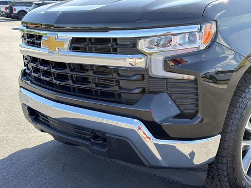 Used 2024 Chevrolet Silverado 1500 LT AWD/4WD image 33