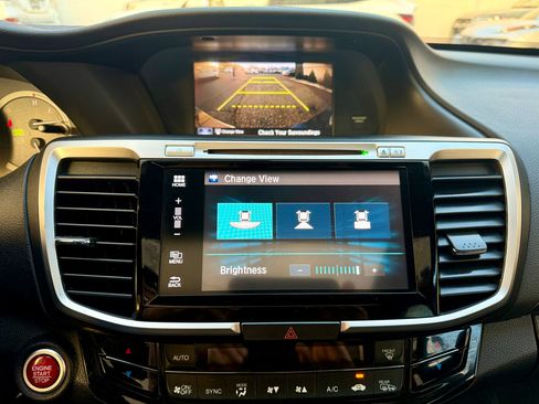 Used 2017 Honda Accord EX-L image 33