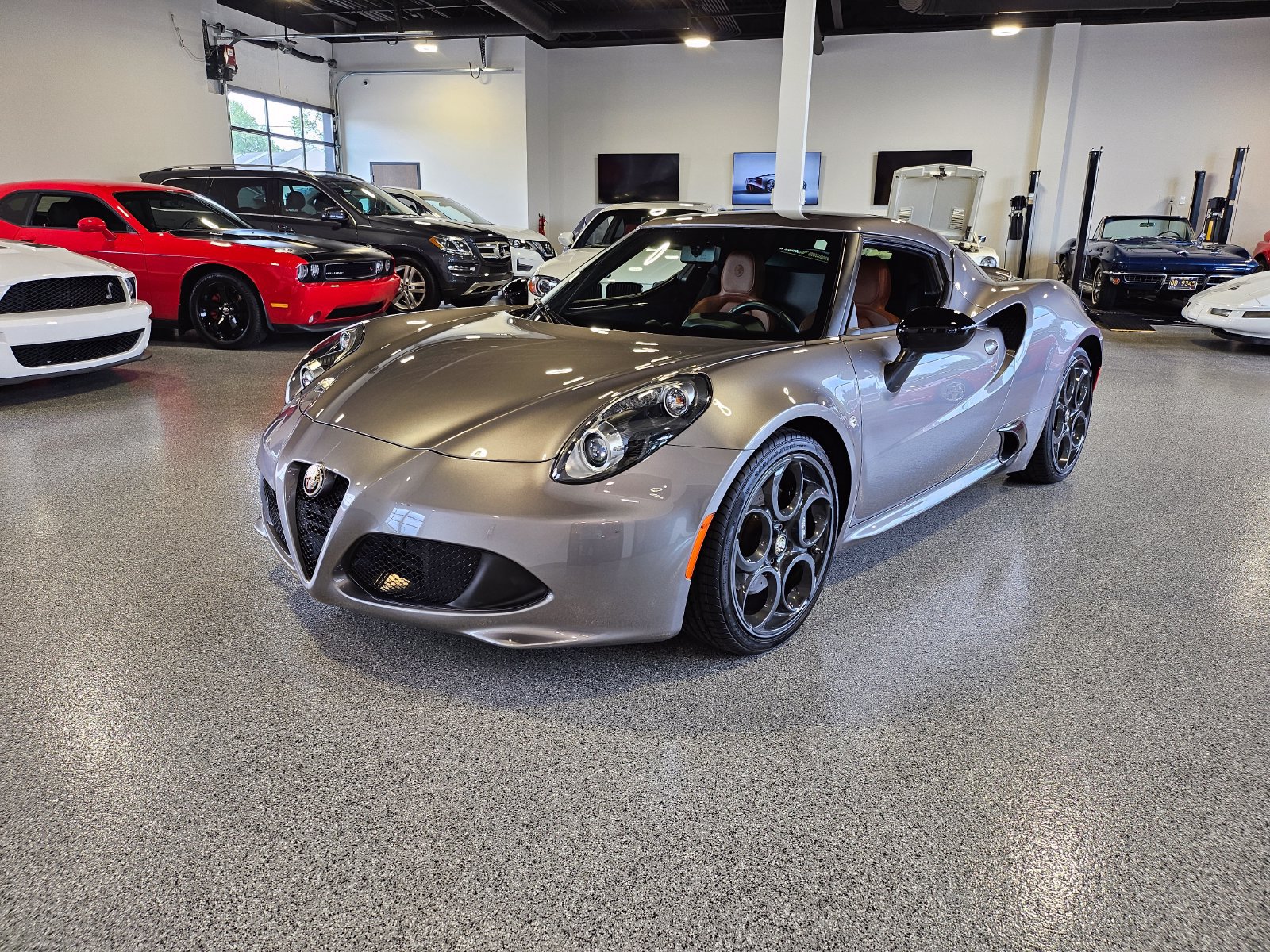 Used 2016 Alfa Romeo 4C Coupe w/ Convenience Group - Coupe RWD image 1