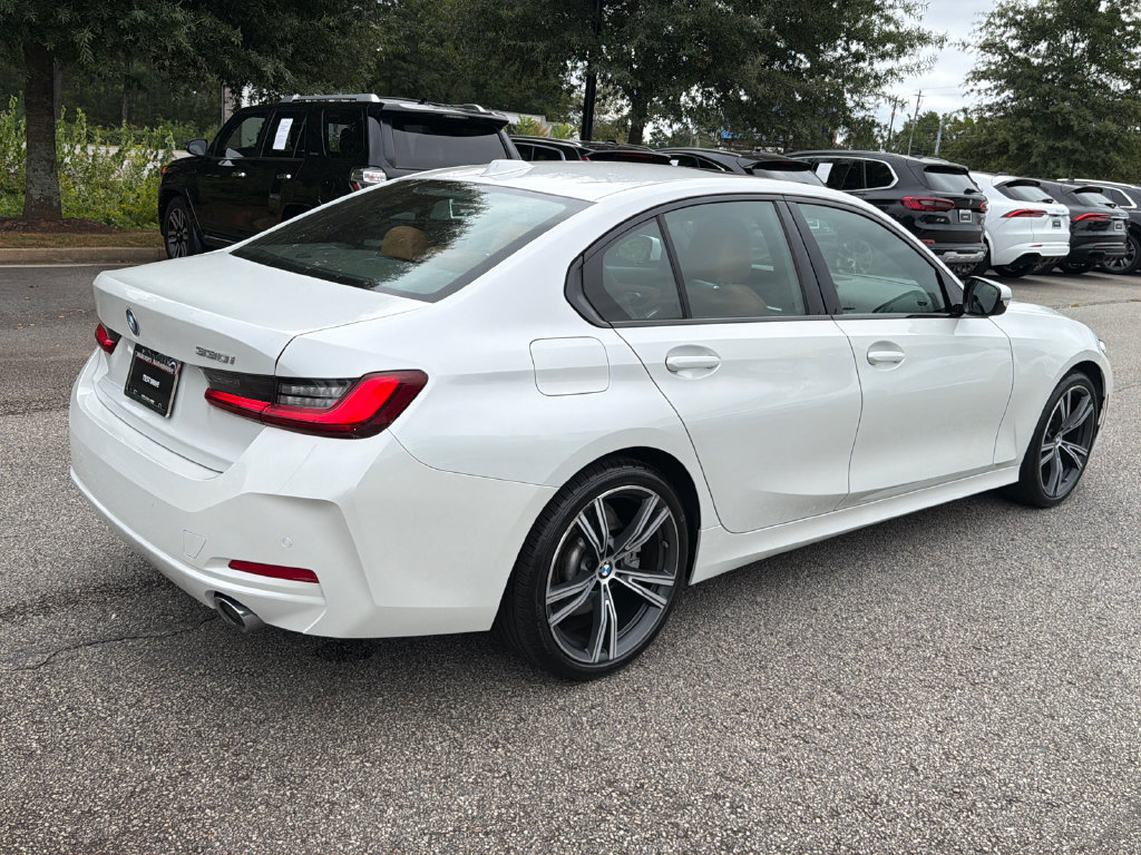 Used 2023 BMW 330i Sedan w/ Driving Assistance Package RWD image 7