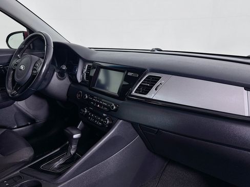 Used 2018 Kia Niro EX FWD image 50
