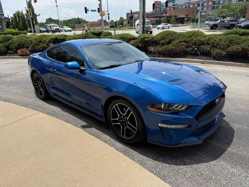 Used 2018 Ford Mustang Coupe w/ Equipment Group 101A RWD image 3