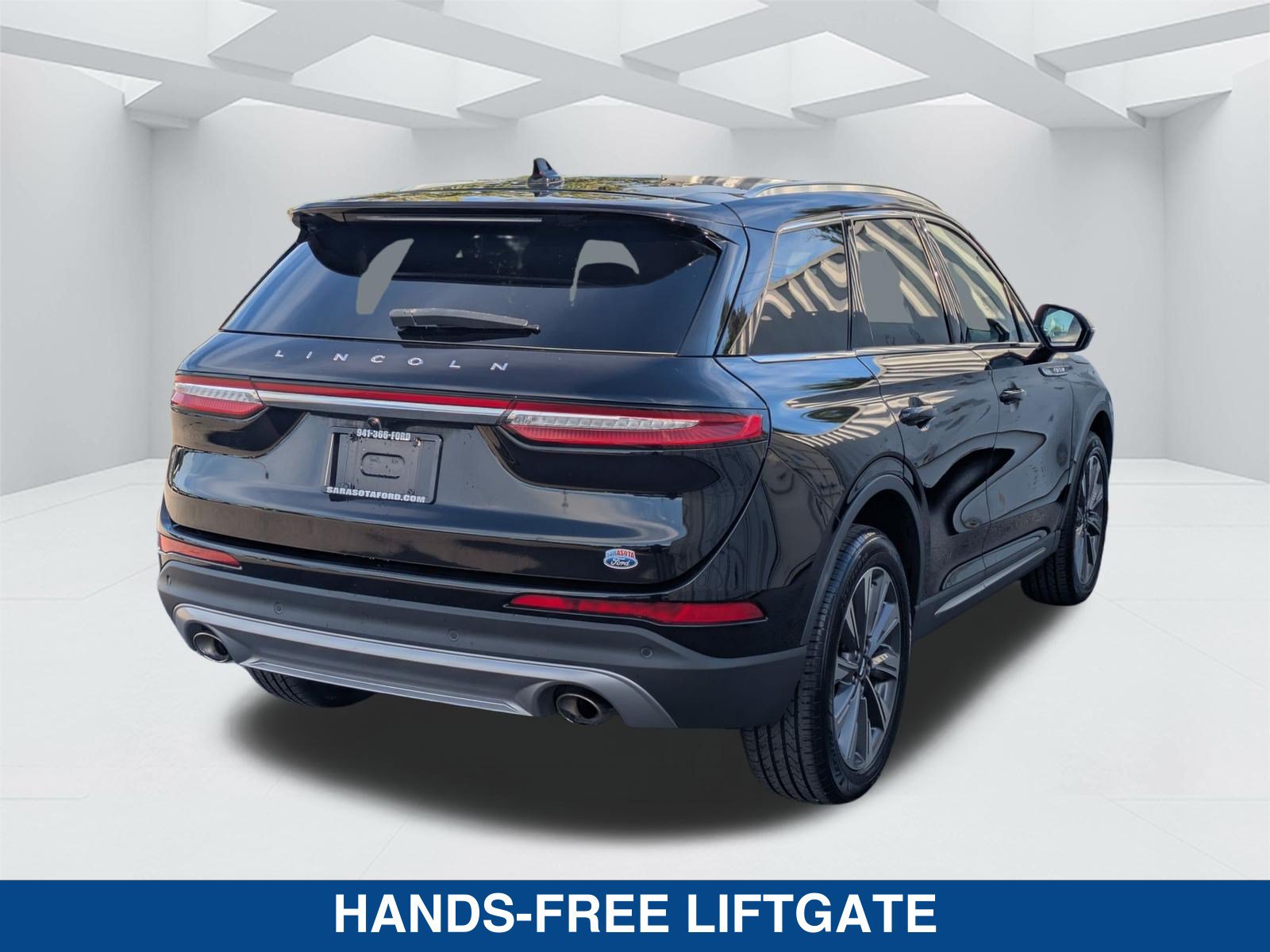 Used 2020 Lincoln Corsair Reserve w/ Elements Package FWD image 5