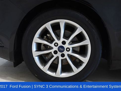 Used 2017 Ford Fusion SE w/ Fusion SE Technology Package FWD image 6