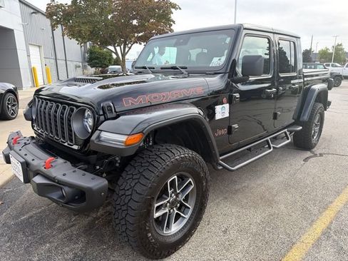 Used 2025 Jeep Gladiator Mojave AWD/4WD image 2