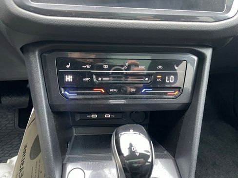 Used 2024 Volkswagen Tiguan SE FWD image 29