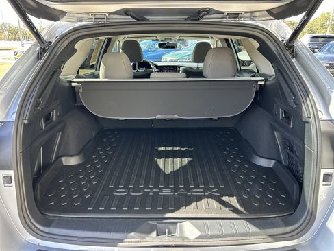 Used 2025 Subaru Outback Premium w/ Popular Package #1A image 11