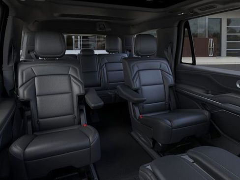 New 2025 Lincoln Navigator Reserve w/ Jet Appearance Package image 11