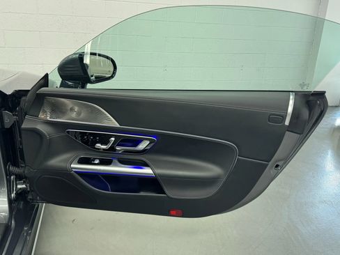 Used 2023 Mercedes-Benz SL 43 AMG w/ Driver Assistance Package image 32