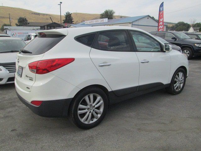 Used 2011 Hyundai Tucson Limited w/ Premium Pkg 3 AWD/4WD image 2