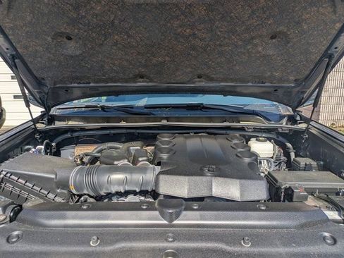 Used 2024 Toyota 4Runner SR5 AWD/4WD image 33