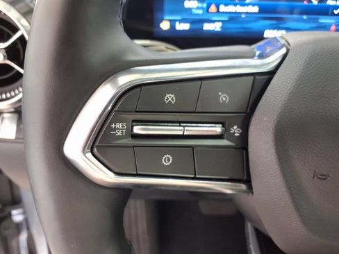 Used 2026 Chevrolet Equinox LT AWD/4WD image 8