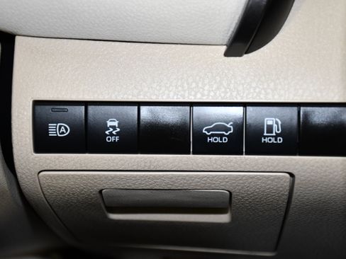 Used 2024 Toyota Camry XLE FWD image 36