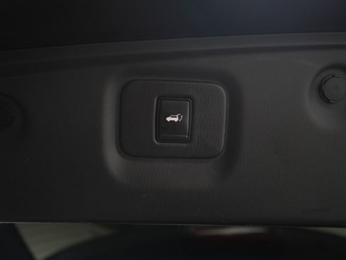 Used 2020 Nissan Pathfinder Platinum w/ Cargo Package AWD/4WD image 11