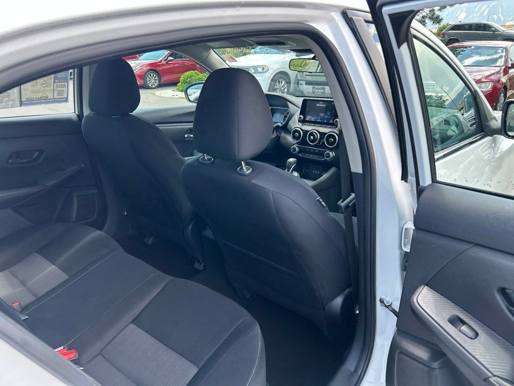 Used 2024 Nissan Sentra SV FWD image 14