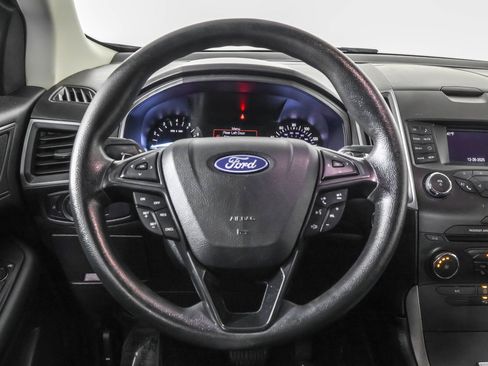 Used 2018 Ford Edge SE image 24