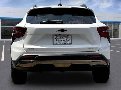 New 2026 Chevrolet Trax LT w/ Driver Confidence Package FWD image 4