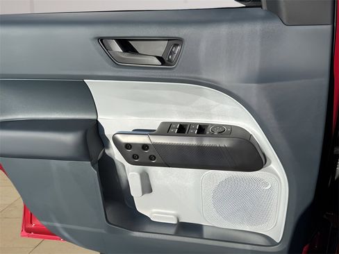 New 2025 Ford Maverick XLT image 25