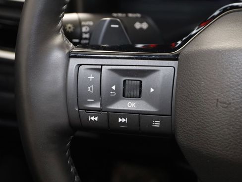 Used 2025 Nissan Rogue SL w/ Tech Package FWD image 37