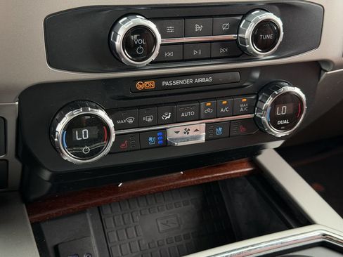 Used 2022 Ford F250 King Ranch w/ King Ranch Ultimate Package AWD/4WD image 22