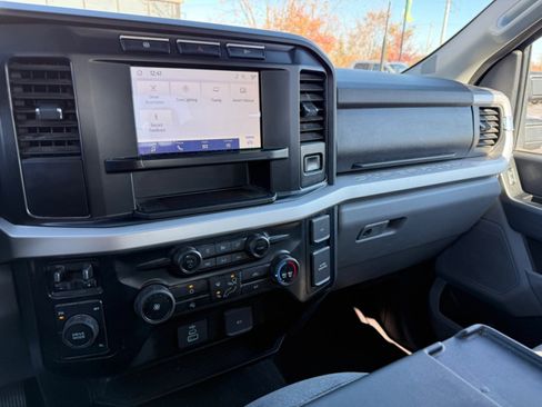 Used 2024 Ford F350 XLT image 30