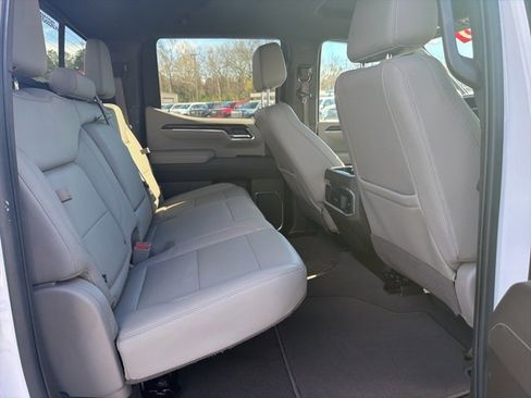 Used 2023 GMC Sierra 1500 SLT image 7