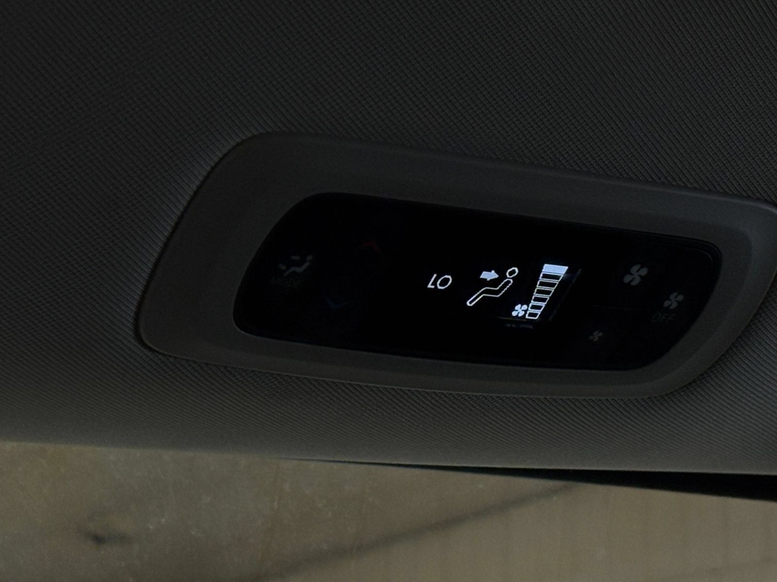 Used 2024 Chrysler Voyager LX FWD image 24