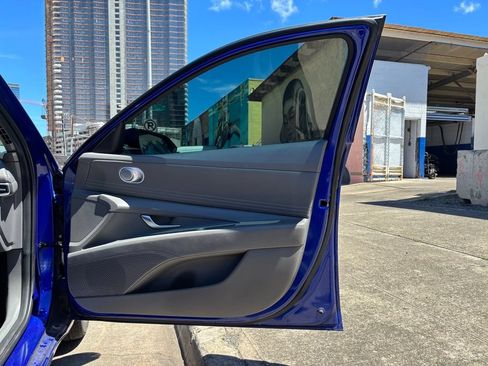 Used 2023 Hyundai Elantra SEL w/ Convenience Package FWD image 10