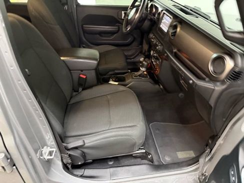 Used 2021 Jeep Wrangler Unlimited Sport image 29