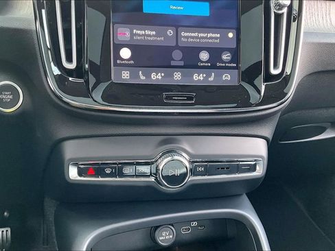 New 2026 Volvo XC40 B5 Plus AWD/4WD image 33
