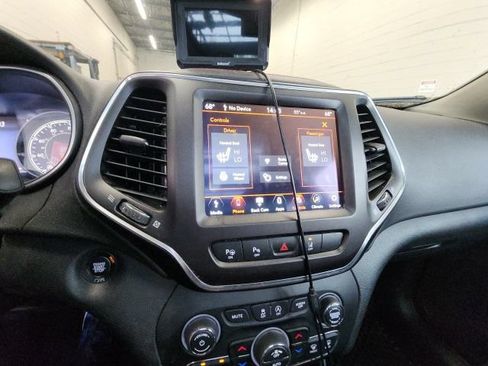 Used 2021 Jeep Cherokee Trailhawk w/ Sun, Sound & Nav Group AWD/4WD image 29