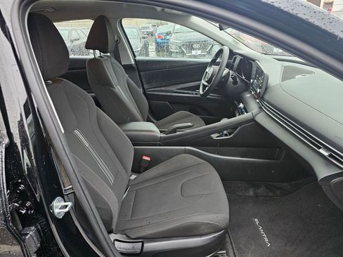 Used 2023 Hyundai Elantra SEL image 11
