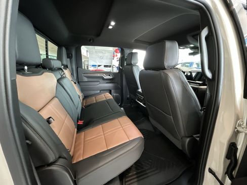 New 2026 Chevrolet Silverado 1500 High Country w/ Technology Package AWD/4WD image 13